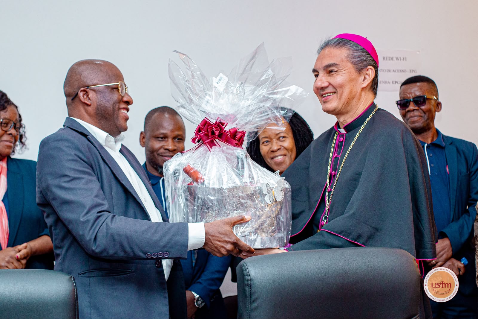USTM ACOLHE VISITA PASTORAL DE SUA EXCELÊNCIA REVERENDISSIMA DOM JOÃO CARLOS HATOA NUNES